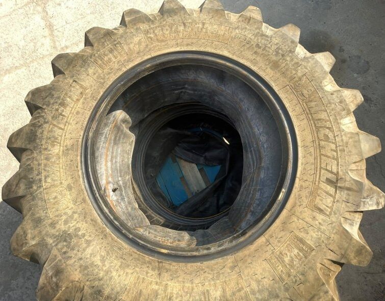 MICHELIN  440/80 R28 IND (16.9R28)